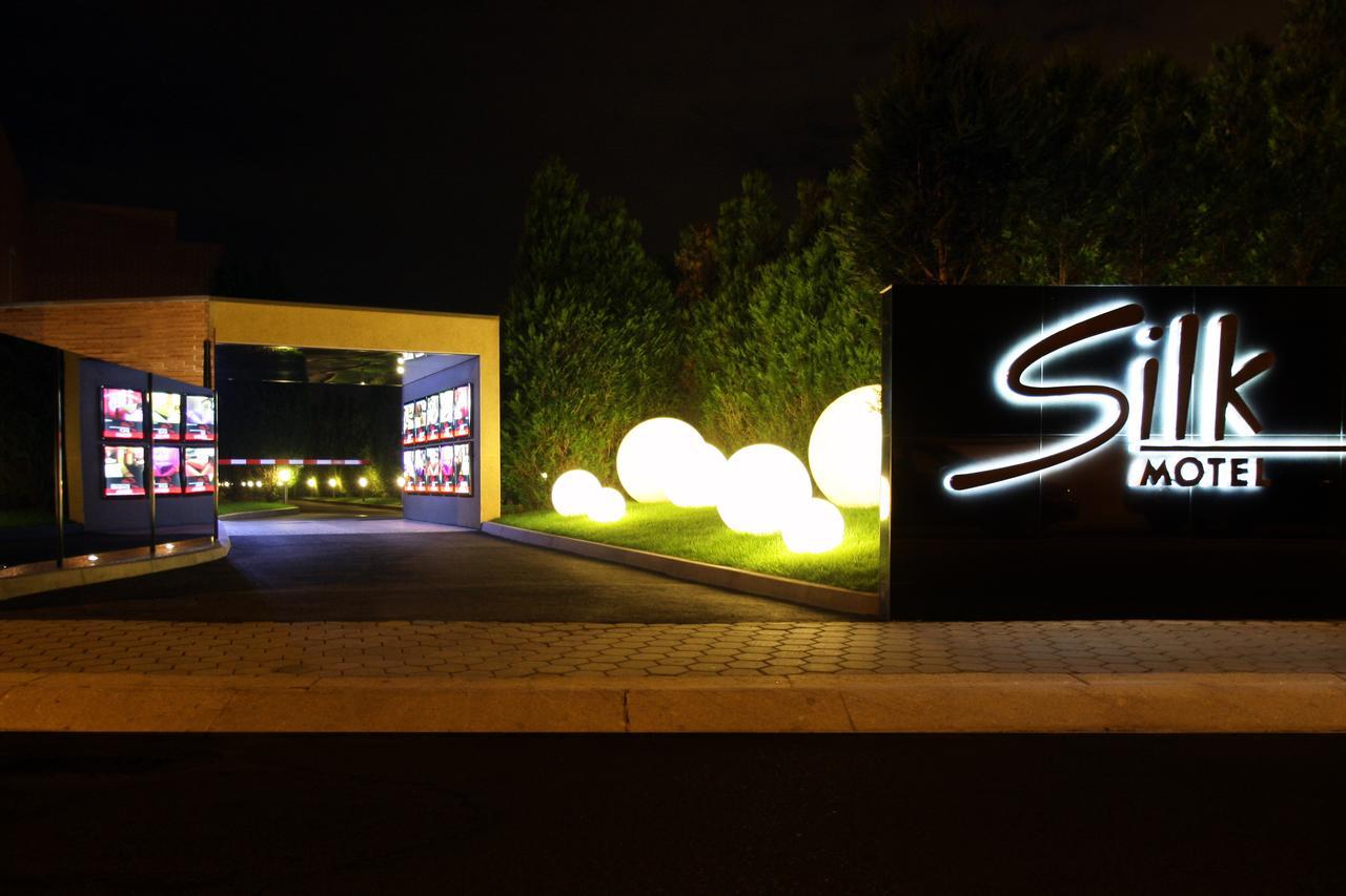 Silk Motel Pedroso Exterior photo